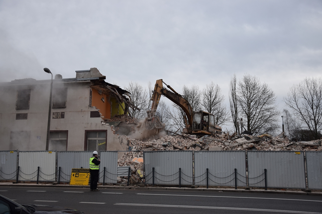 Wyburzanie starego budynku dworca w 2016 r. fot. archiwum/M.Dzienisz